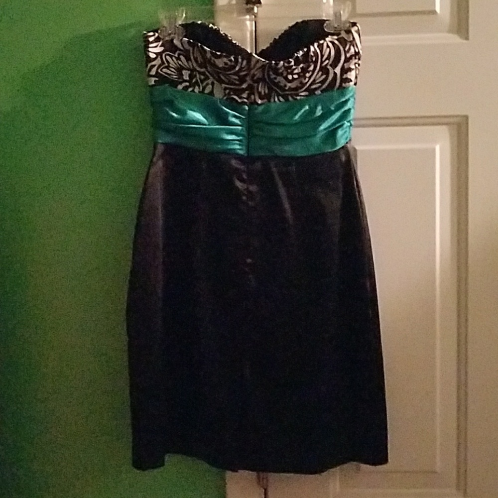 Cocktail Dress - Picture 2 of 3